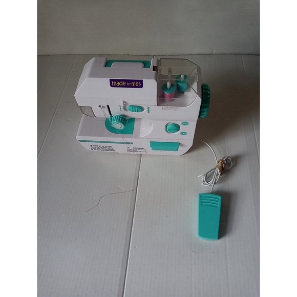 My Very Own Sewing Machine Motorized Machine for Kids Ages 8+ - Picture 10 of 16